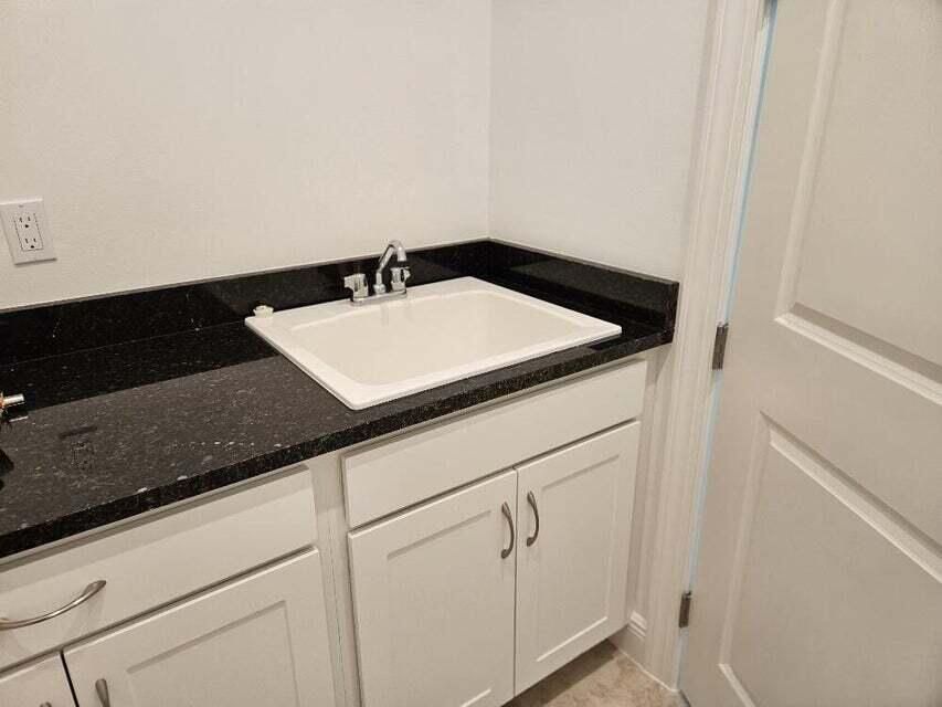 For Rent: $4,000 (3 beds, 3 baths, 2123 Square Feet)