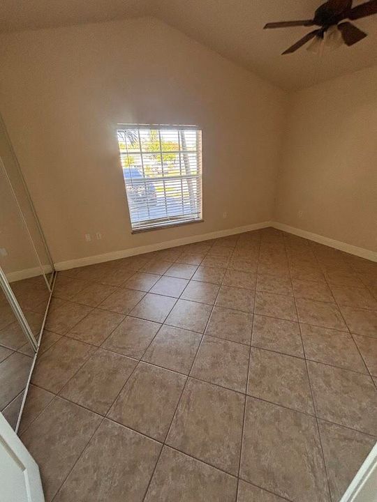 В аренду: $1,800 (1 спален, 1 ванн, 720 Квадратных фут)