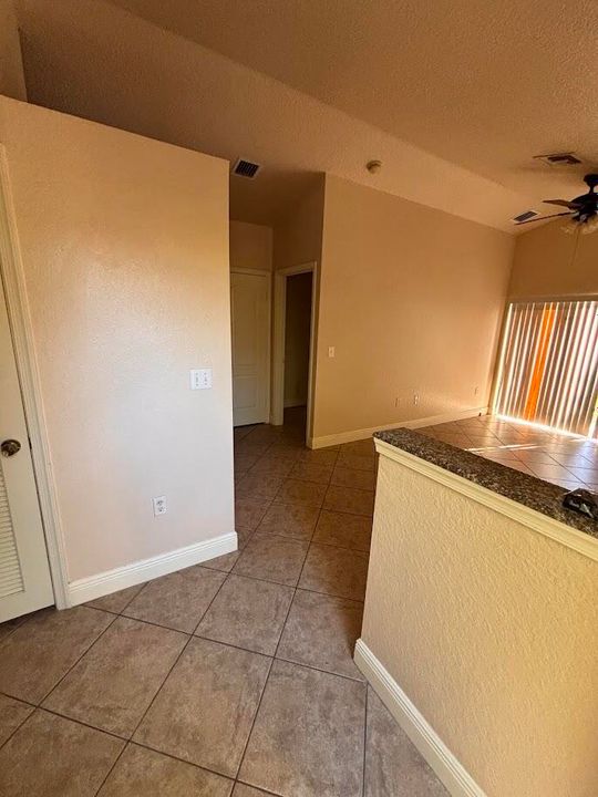 В аренду: $1,800 (1 спален, 1 ванн, 720 Квадратных фут)