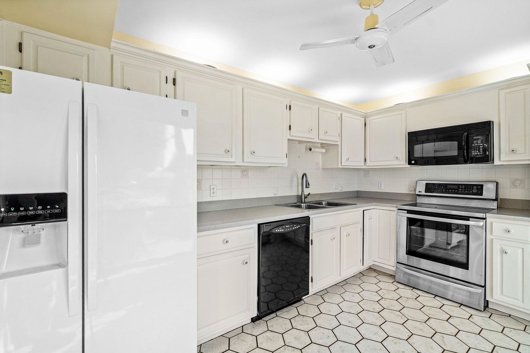 For Sale: $299,000 (2 beds, 2 baths, 1479 Square Feet)