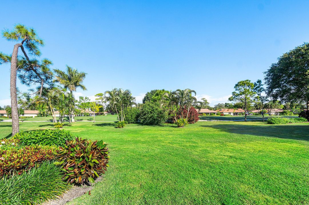 For Sale: $299,000 (2 beds, 2 baths, 1479 Square Feet)