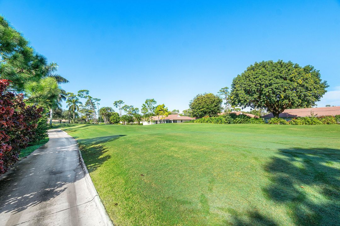 For Sale: $299,000 (2 beds, 2 baths, 1479 Square Feet)