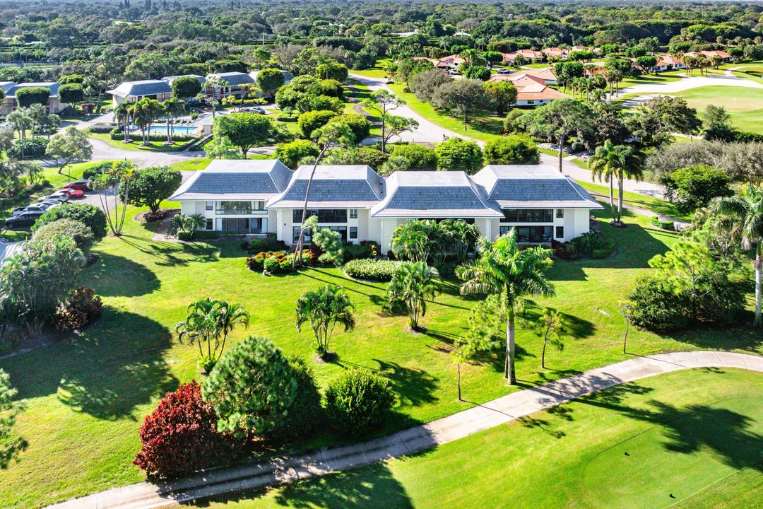 For Sale: $299,000 (2 beds, 2 baths, 1479 Square Feet)