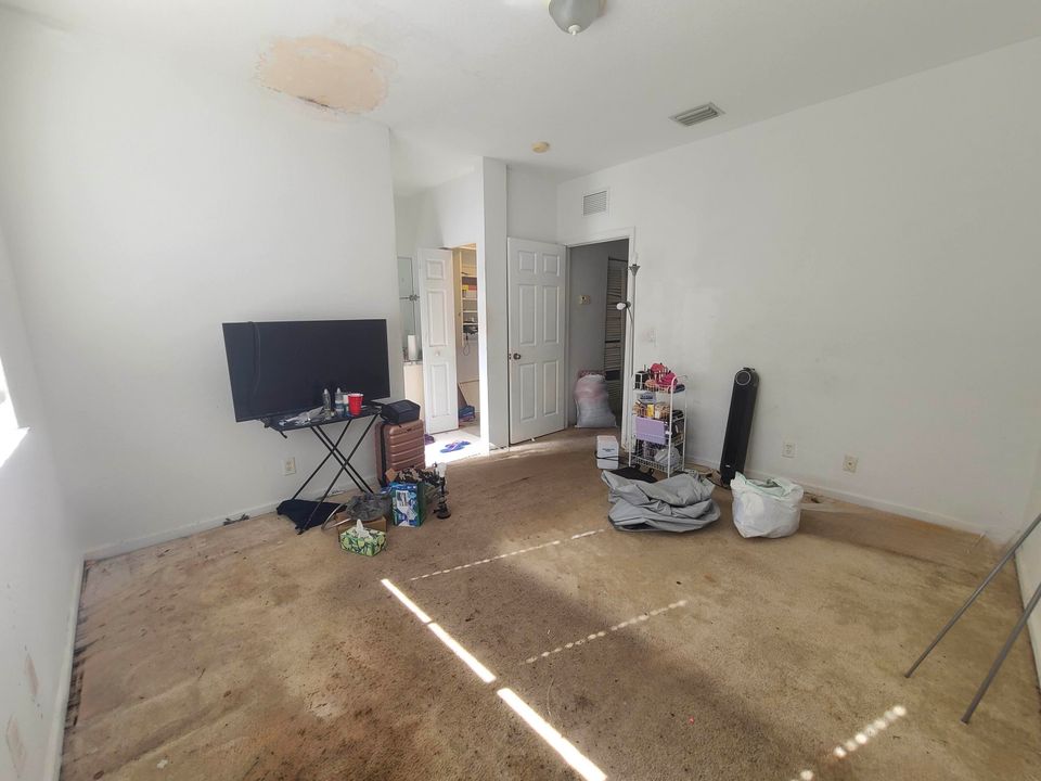 На продажу: $248,000 (2 спален, 2 ванн, 1326 Квадратных фут)