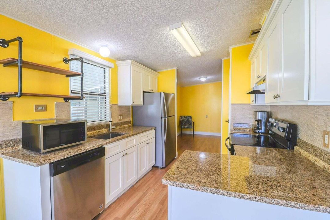 For Sale: $60,000 (2 beds, 2 baths, 1368 Square Feet)
