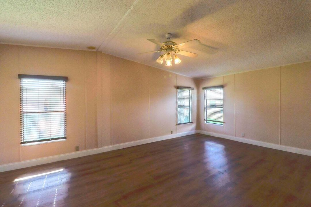 For Sale: $60,000 (2 beds, 2 baths, 1368 Square Feet)