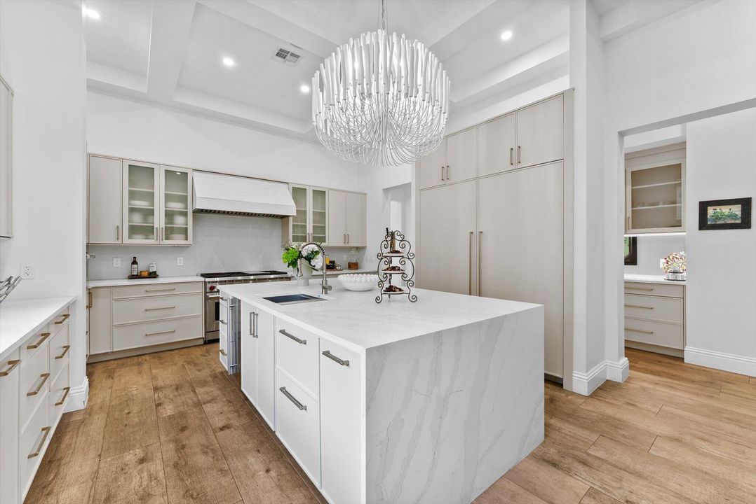 待售: $3,100,000 (5 贝兹, 5 浴室, 5249 平方英尺)