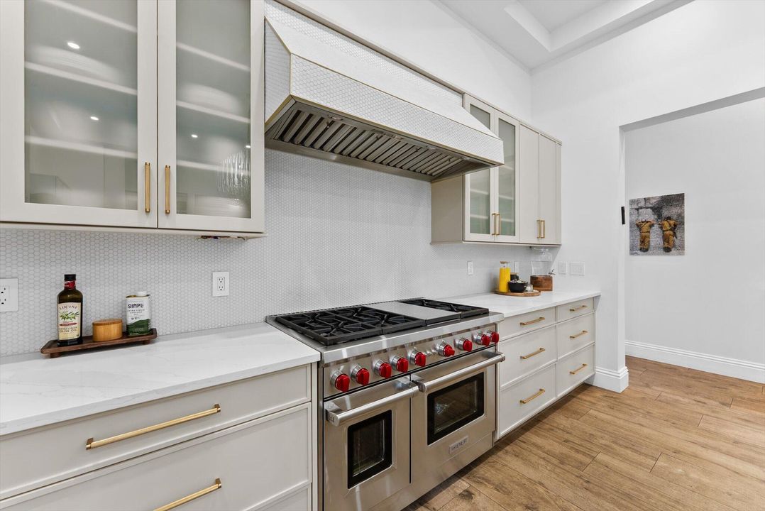 待售: $3,100,000 (5 贝兹, 5 浴室, 5249 平方英尺)