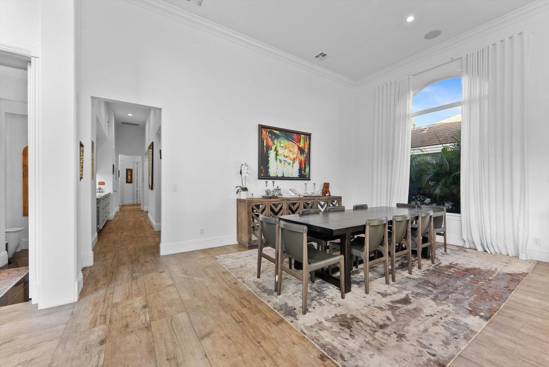 待售: $3,100,000 (5 贝兹, 5 浴室, 5249 平方英尺)