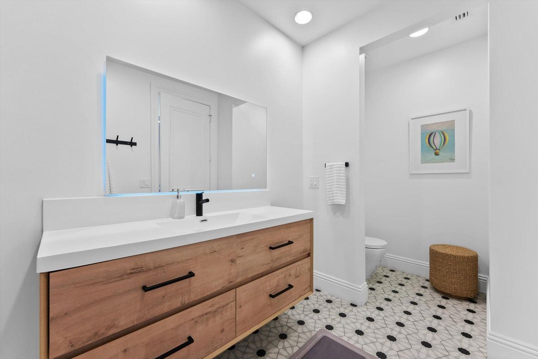 待售: $3,100,000 (5 贝兹, 5 浴室, 5249 平方英尺)