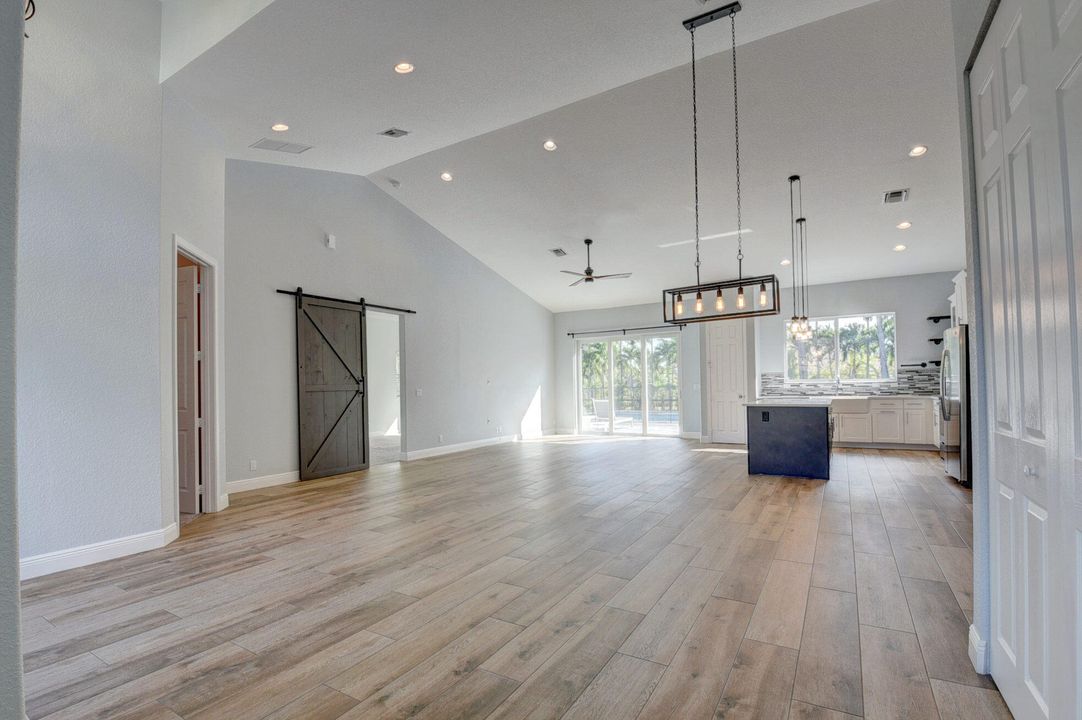 En Venta: $710,000 (3 camas, 2 baños, 2029 Pies cuadrados)