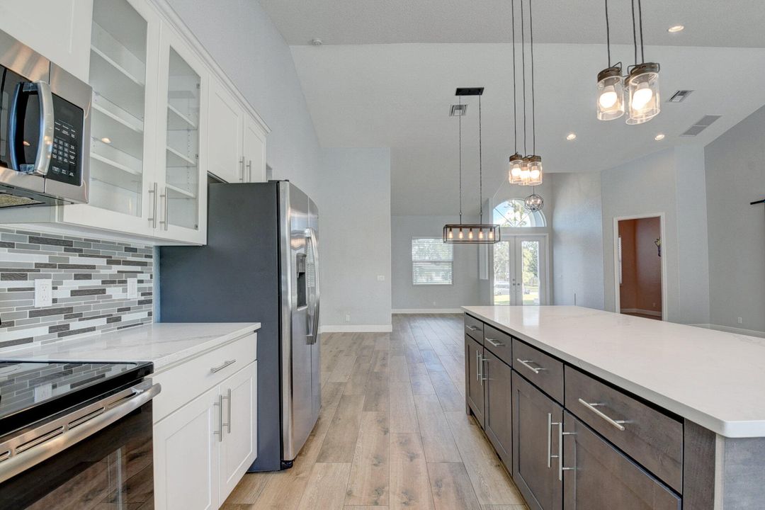 En Venta: $710,000 (3 camas, 2 baños, 2029 Pies cuadrados)