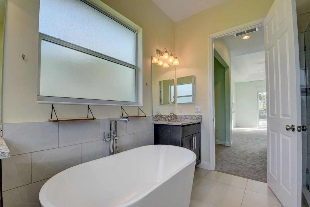 En Venta: $710,000 (3 camas, 2 baños, 2029 Pies cuadrados)