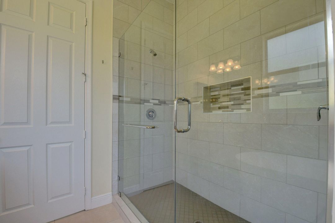 En Venta: $710,000 (3 camas, 2 baños, 2029 Pies cuadrados)