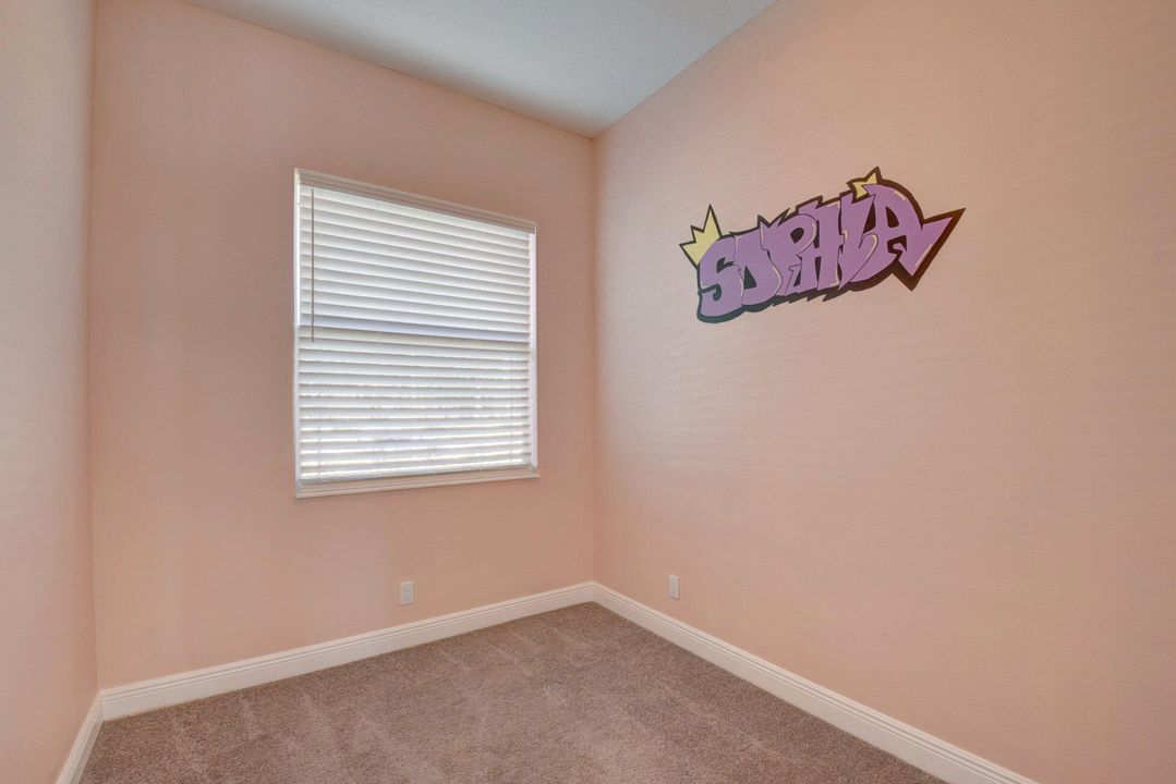 En Venta: $710,000 (3 camas, 2 baños, 2029 Pies cuadrados)