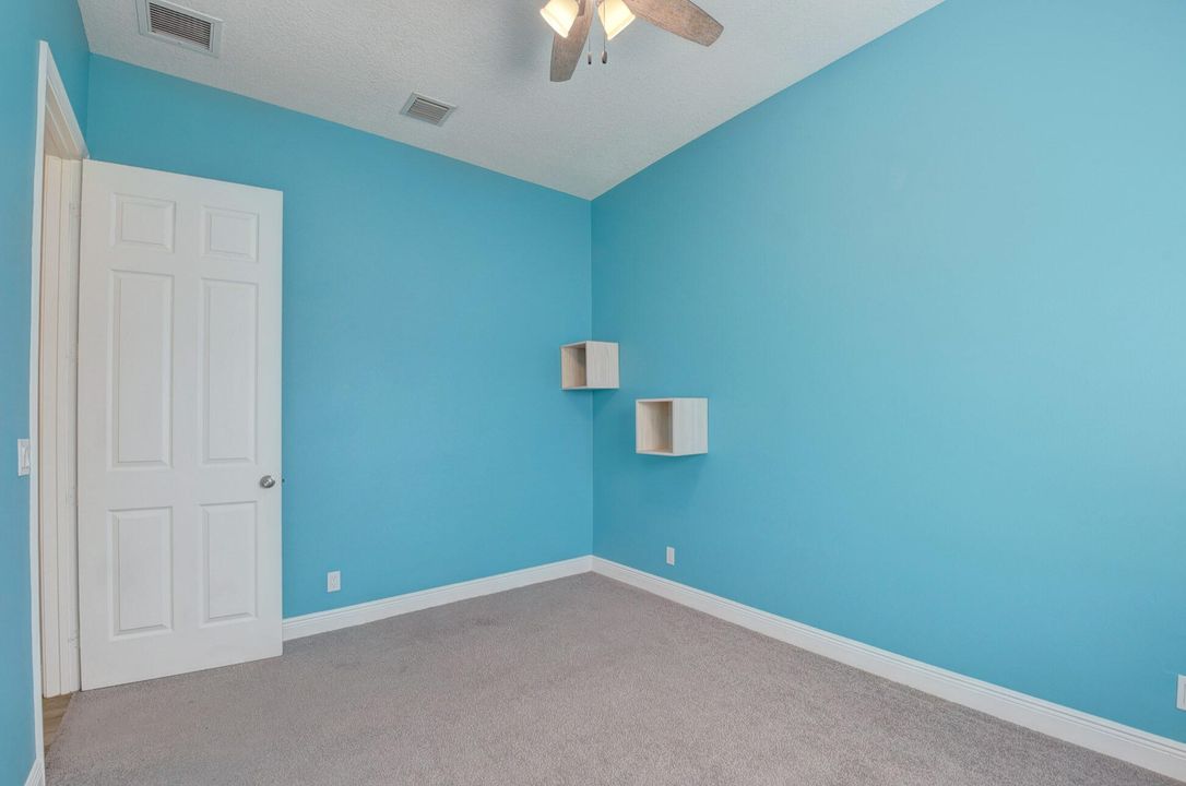 En Venta: $710,000 (3 camas, 2 baños, 2029 Pies cuadrados)