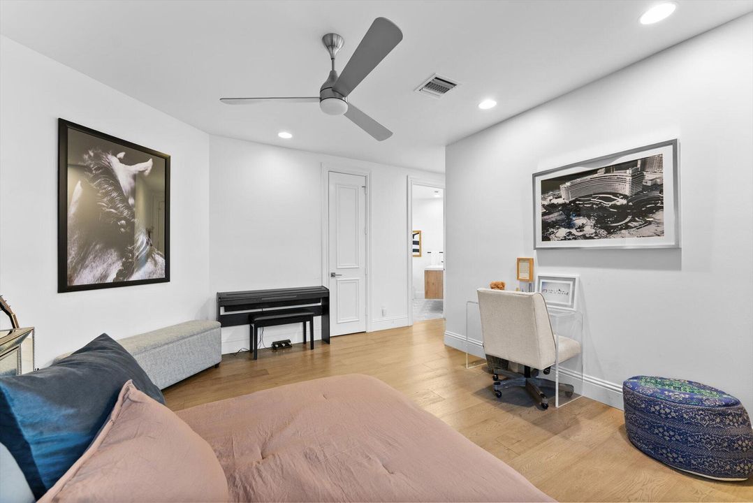 待售: $3,100,000 (5 贝兹, 5 浴室, 5249 平方英尺)