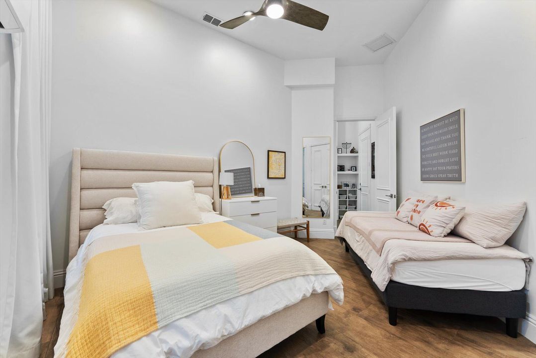 待售: $3,100,000 (5 贝兹, 5 浴室, 5249 平方英尺)