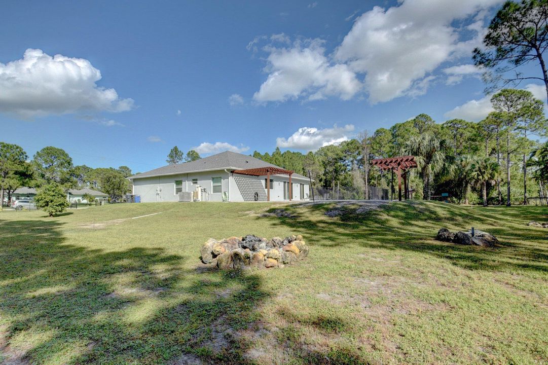 En Venta: $710,000 (3 camas, 2 baños, 2029 Pies cuadrados)