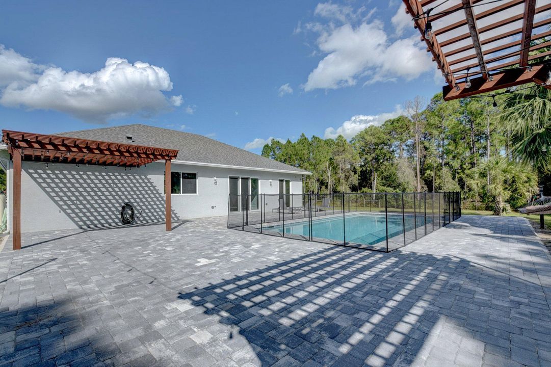 En Venta: $710,000 (3 camas, 2 baños, 2029 Pies cuadrados)