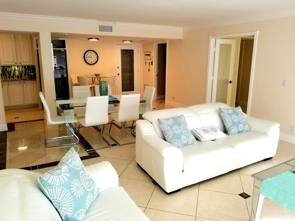 For Rent: $4,000 (2 beds, 2 baths, 1140 Square Feet)