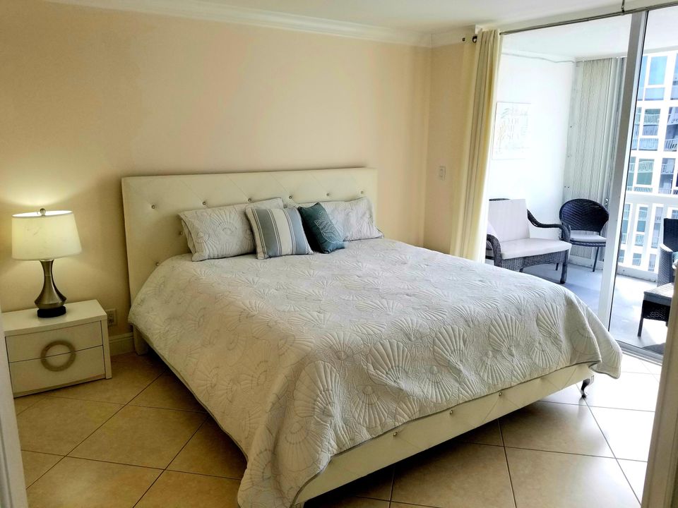 For Rent: $4,000 (2 beds, 2 baths, 1140 Square Feet)