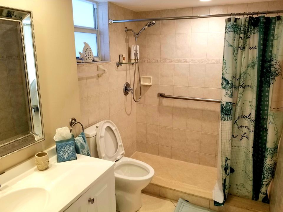 For Rent: $4,000 (2 beds, 2 baths, 1140 Square Feet)