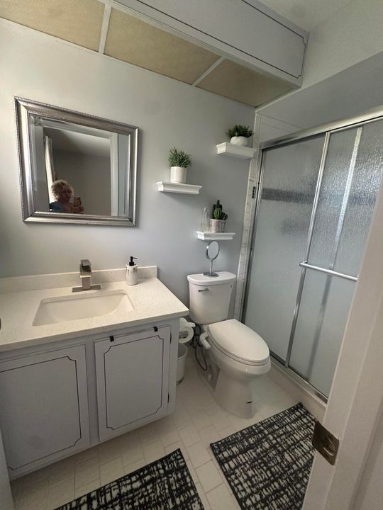 待售: $240,000 (2 贝兹, 2 浴室, 941 平方英尺)