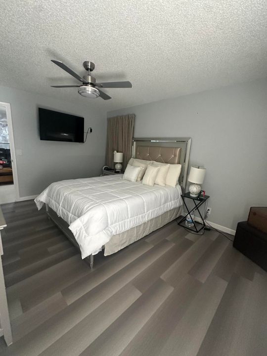 待售: $240,000 (2 贝兹, 2 浴室, 941 平方英尺)