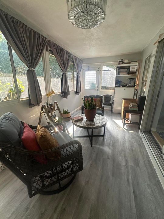 待售: $240,000 (2 贝兹, 2 浴室, 941 平方英尺)