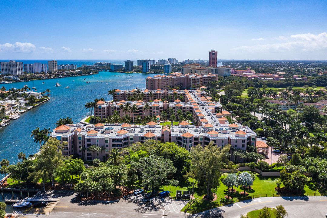 For Sale: $899,000 (2 beds, 2 baths, 1524 Square Feet)