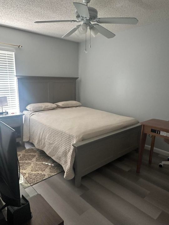 待售: $240,000 (2 贝兹, 2 浴室, 941 平方英尺)