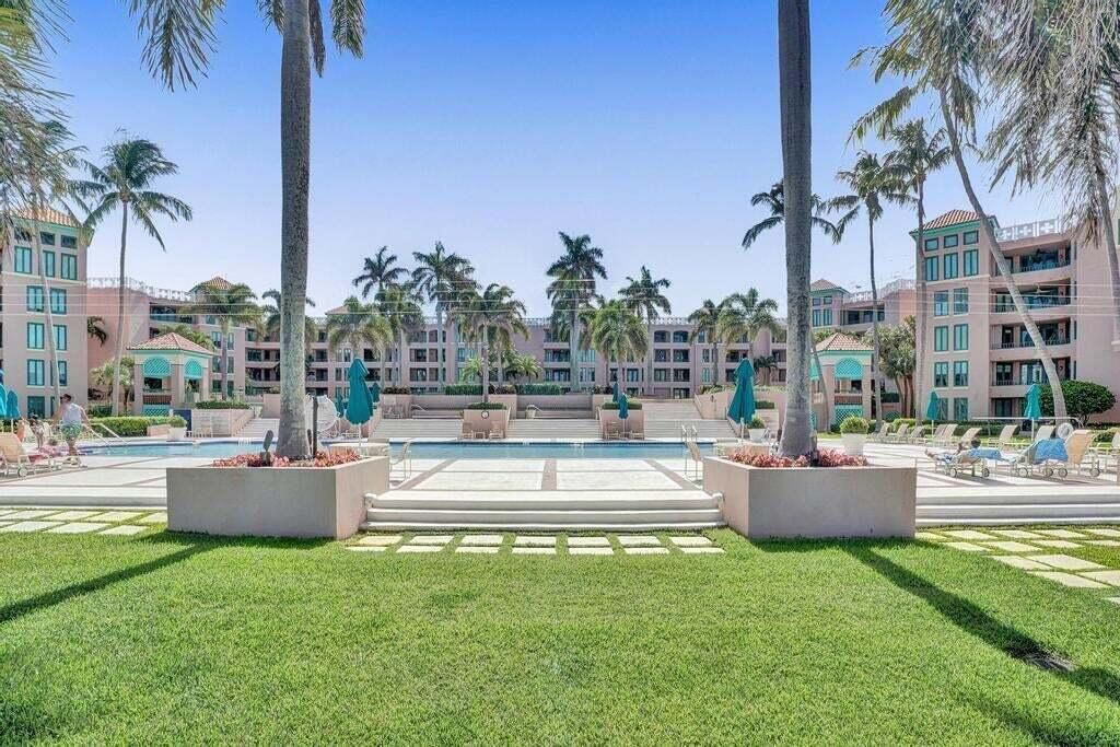 For Sale: $899,000 (2 beds, 2 baths, 1524 Square Feet)