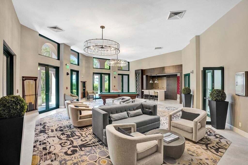 For Sale: $899,000 (2 beds, 2 baths, 1524 Square Feet)