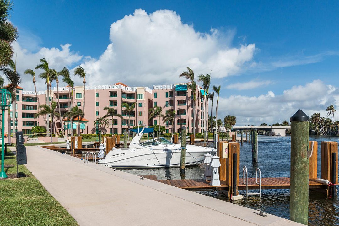 For Sale: $899,000 (2 beds, 2 baths, 1524 Square Feet)