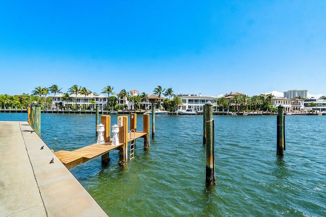 For Sale: $899,000 (2 beds, 2 baths, 1524 Square Feet)