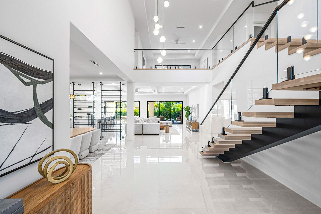 На продажу: $6,000,000 (5 спален, 5 ванн, 5147 Квадратных фут)