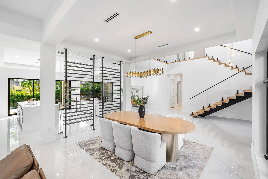 На продажу: $6,000,000 (5 спален, 5 ванн, 5147 Квадратных фут)