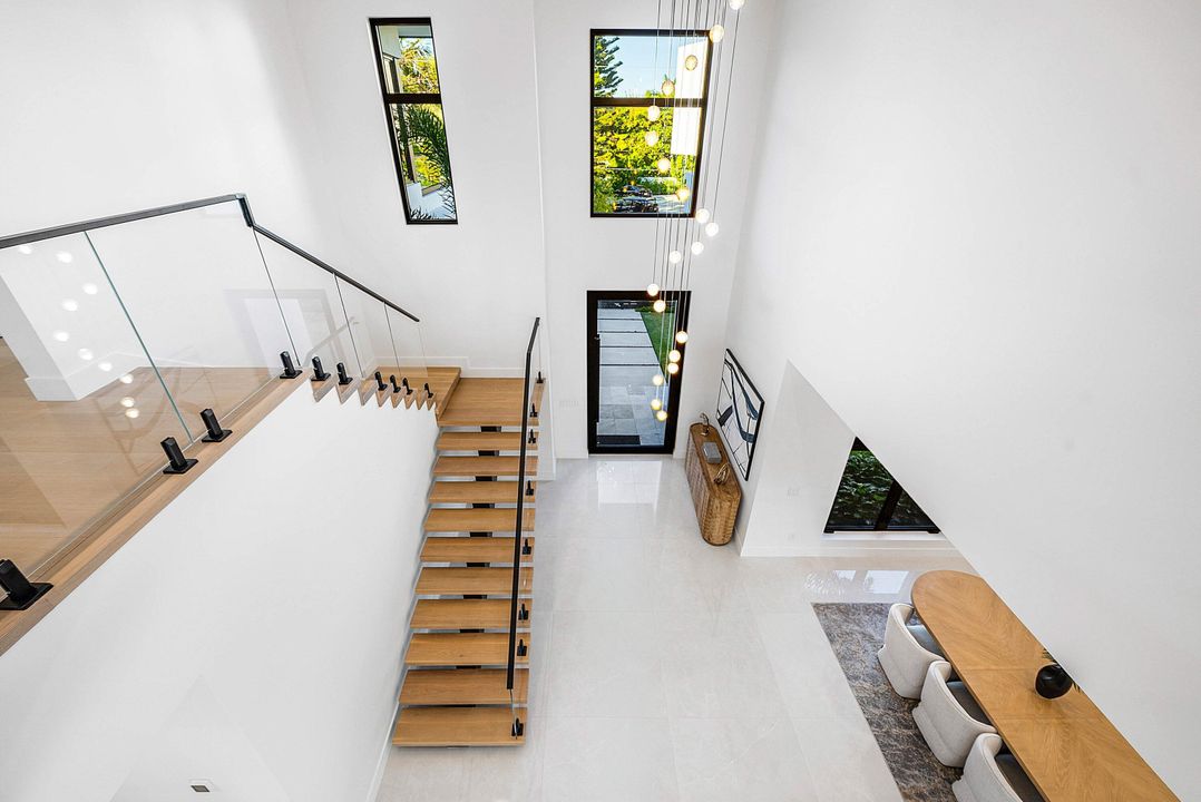 На продажу: $6,000,000 (5 спален, 5 ванн, 5147 Квадратных фут)