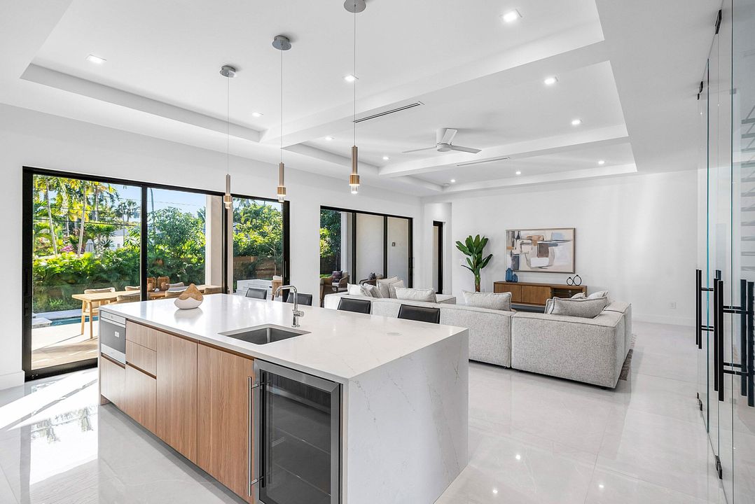 На продажу: $6,000,000 (5 спален, 5 ванн, 5147 Квадратных фут)