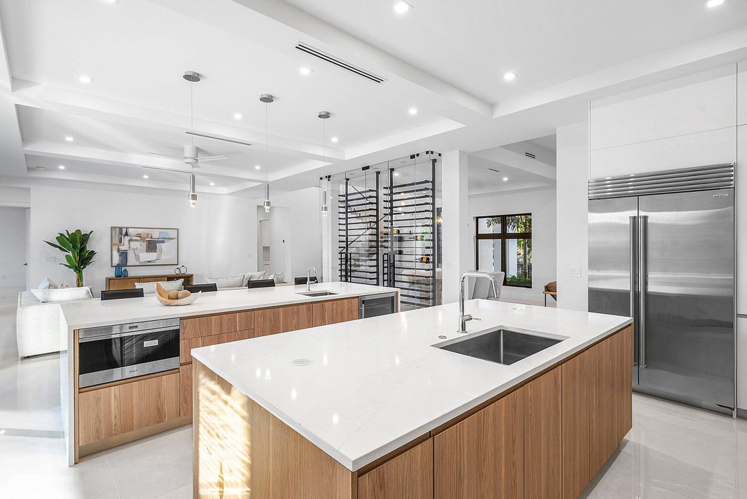 На продажу: $6,000,000 (5 спален, 5 ванн, 5147 Квадратных фут)