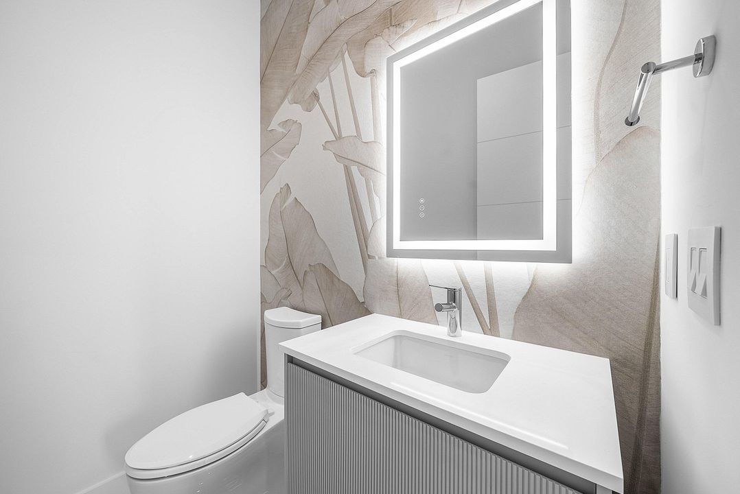 На продажу: $6,000,000 (5 спален, 5 ванн, 5147 Квадратных фут)