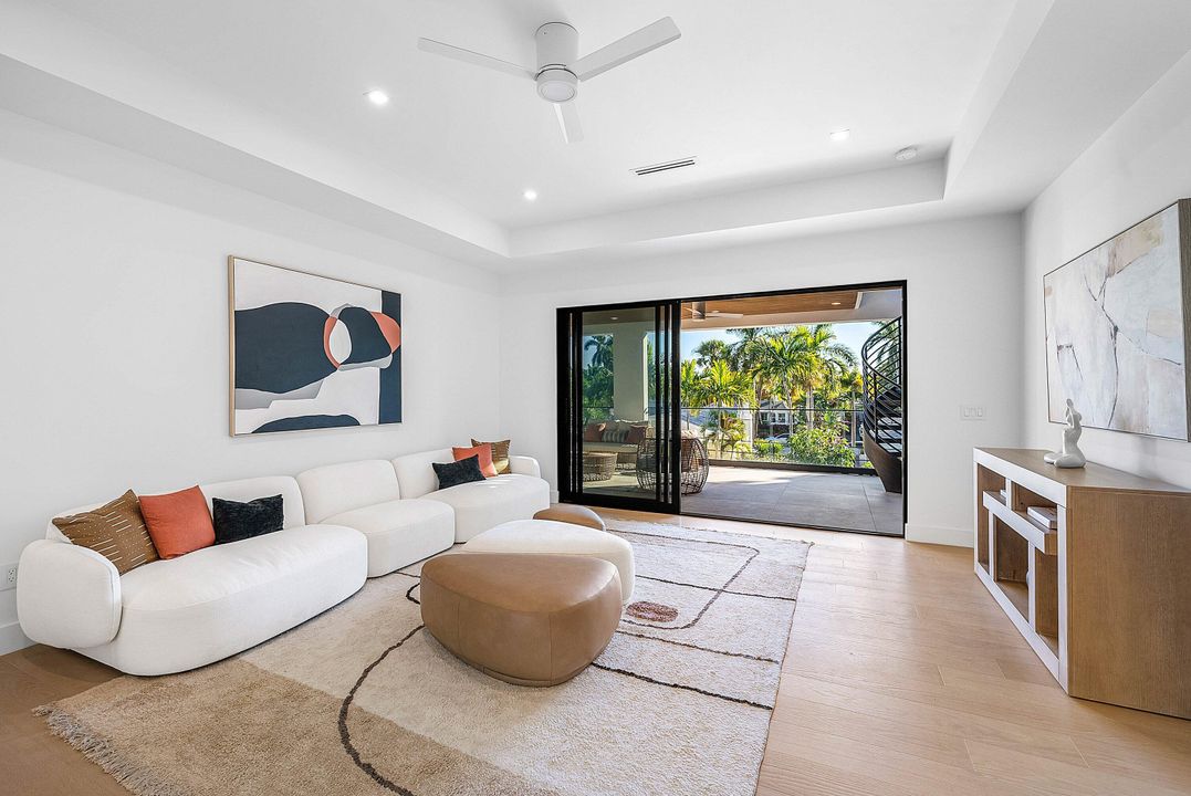 На продажу: $6,000,000 (5 спален, 5 ванн, 5147 Квадратных фут)