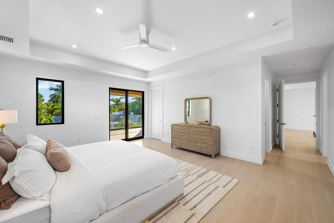 На продажу: $6,000,000 (5 спален, 5 ванн, 5147 Квадратных фут)