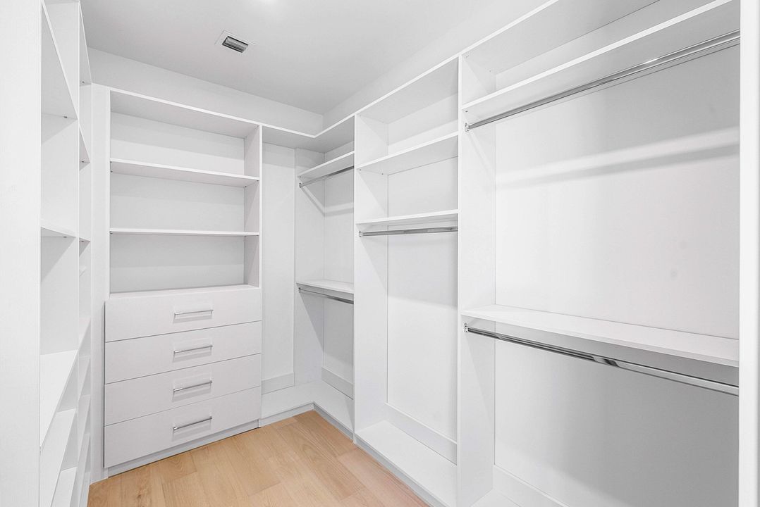 На продажу: $6,000,000 (5 спален, 5 ванн, 5147 Квадратных фут)