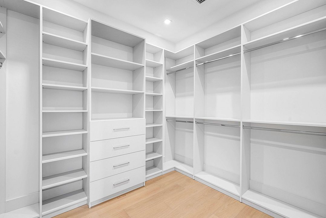 На продажу: $6,000,000 (5 спален, 5 ванн, 5147 Квадратных фут)