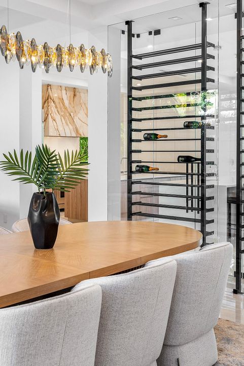 На продажу: $6,000,000 (5 спален, 5 ванн, 5147 Квадратных фут)