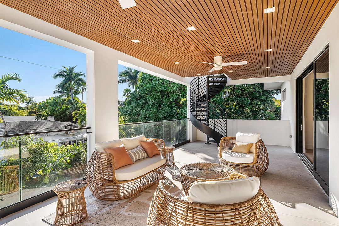 На продажу: $6,000,000 (5 спален, 5 ванн, 5147 Квадратных фут)