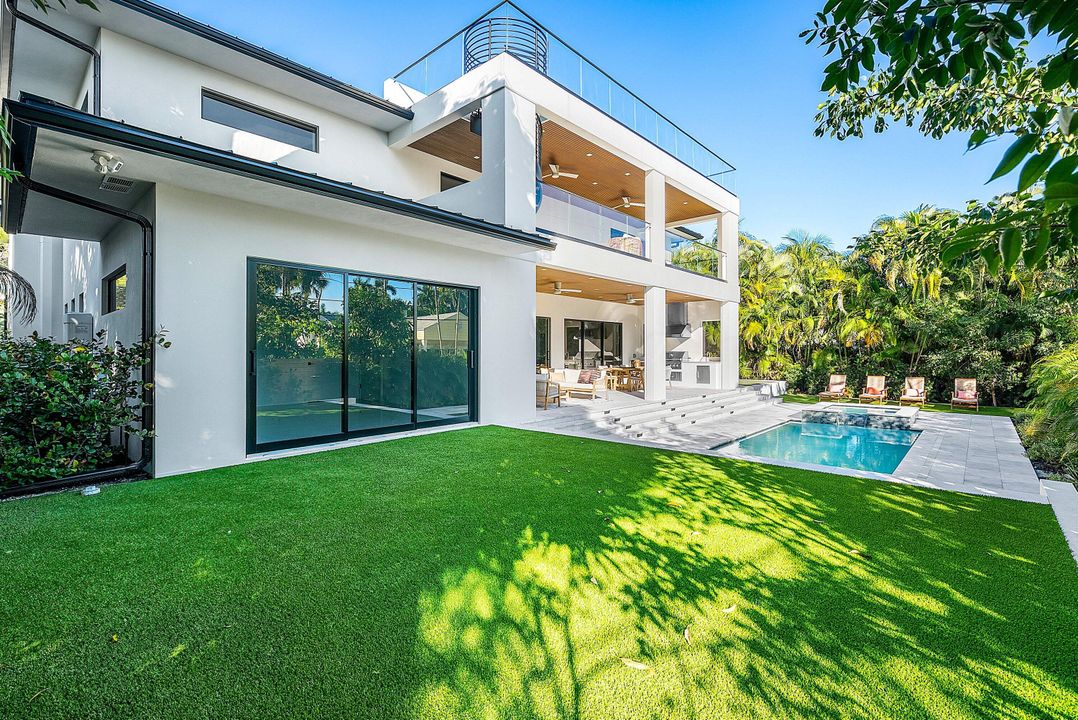 На продажу: $6,000,000 (5 спален, 5 ванн, 5147 Квадратных фут)