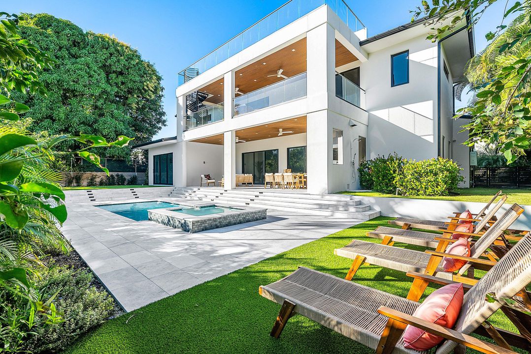 На продажу: $6,000,000 (5 спален, 5 ванн, 5147 Квадратных фут)